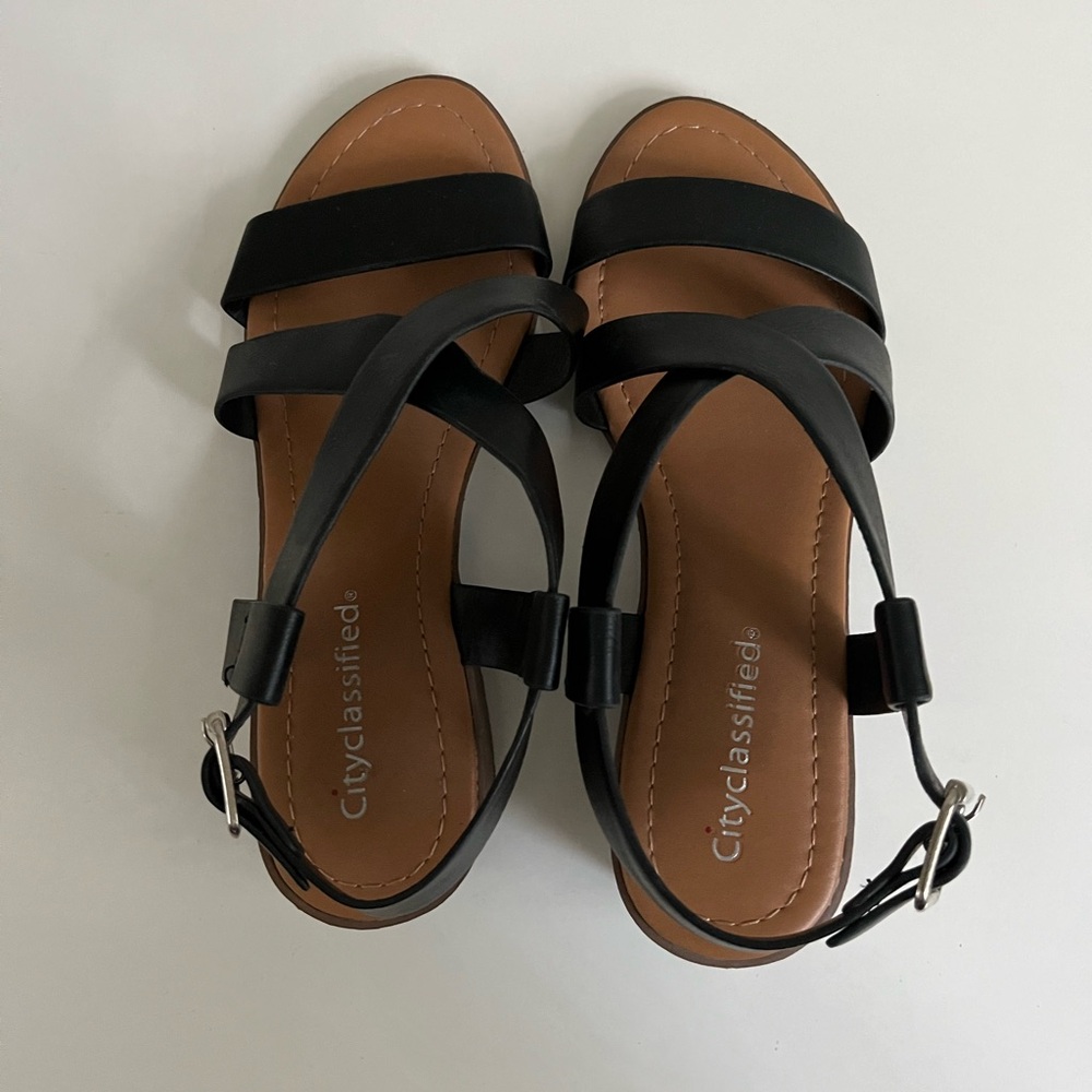 NWOT Never Worn Women's Size 7 Cityclassified Black 1" Block Heel Sandal